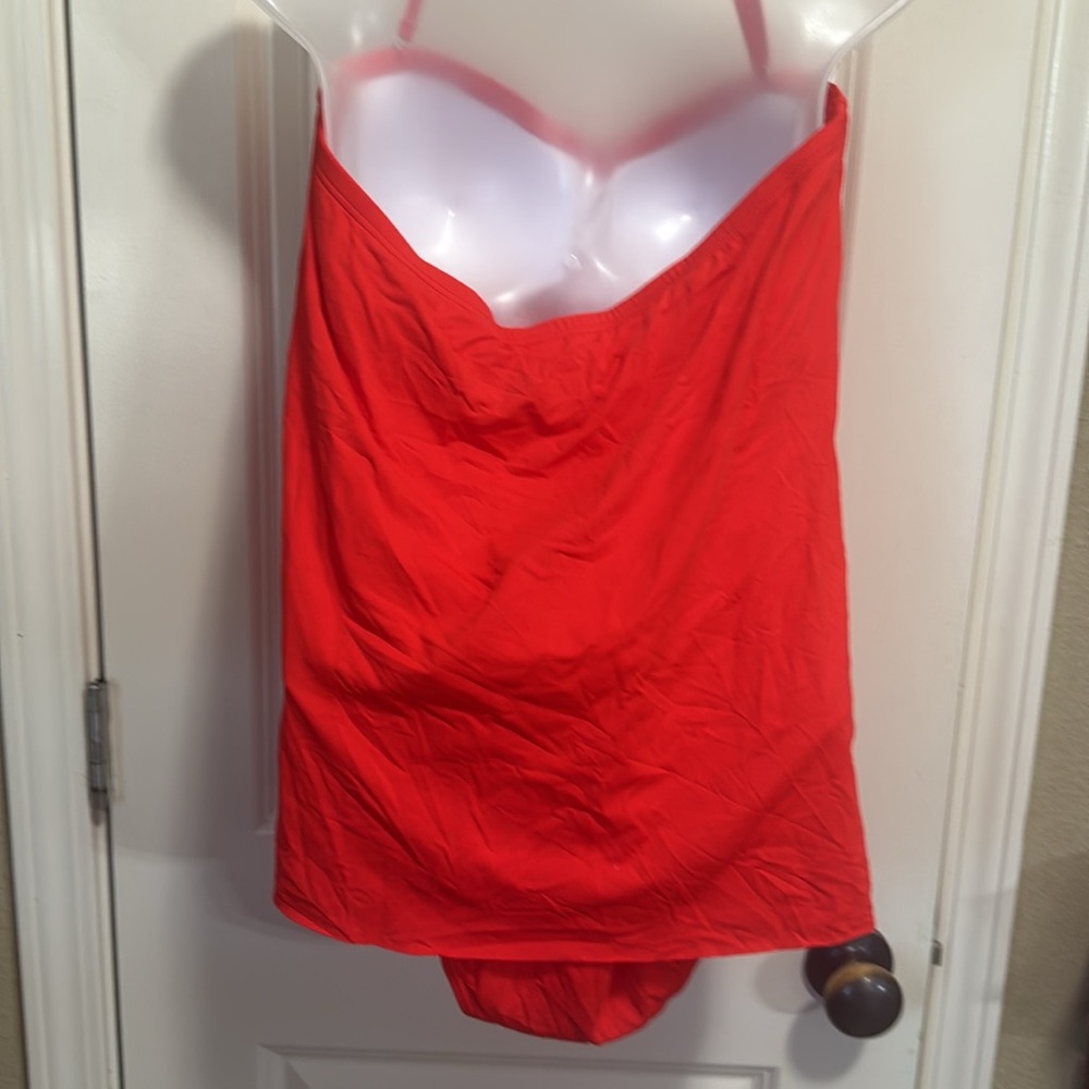 Red Tankini size L. NWT - Picture 4 of 8